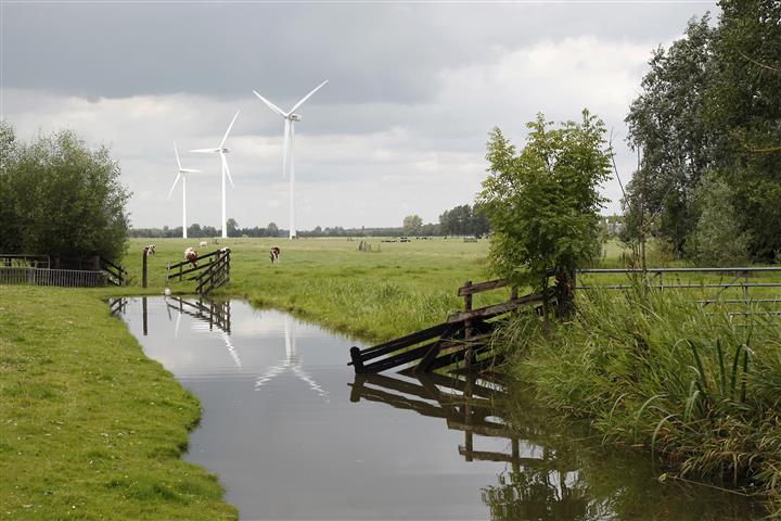 FOTO-BIJ-PERSBER-2021-03-03-Small Eneco en Energie Coöperatie Lek en IJssel Stroom werken aan de verduurzaming van de Lopikerwaard
